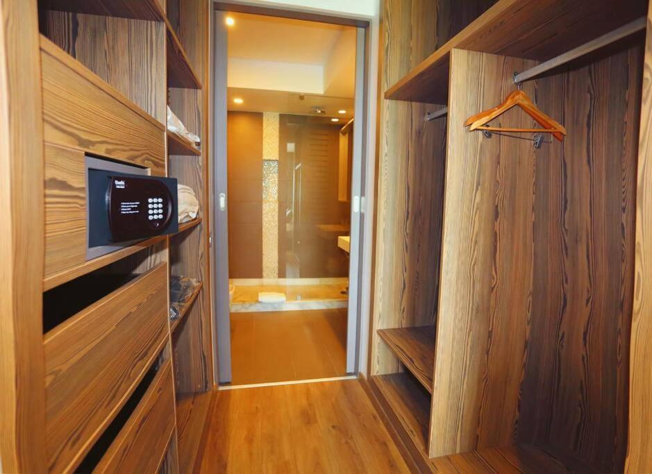 Luxury Apartment At Corniche , Seaview Close Beach Casablanca Kültér fotó